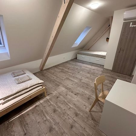 Apartmany Monastery Suites Zirec Dvur Kralove nad Labem Luaran gambar
