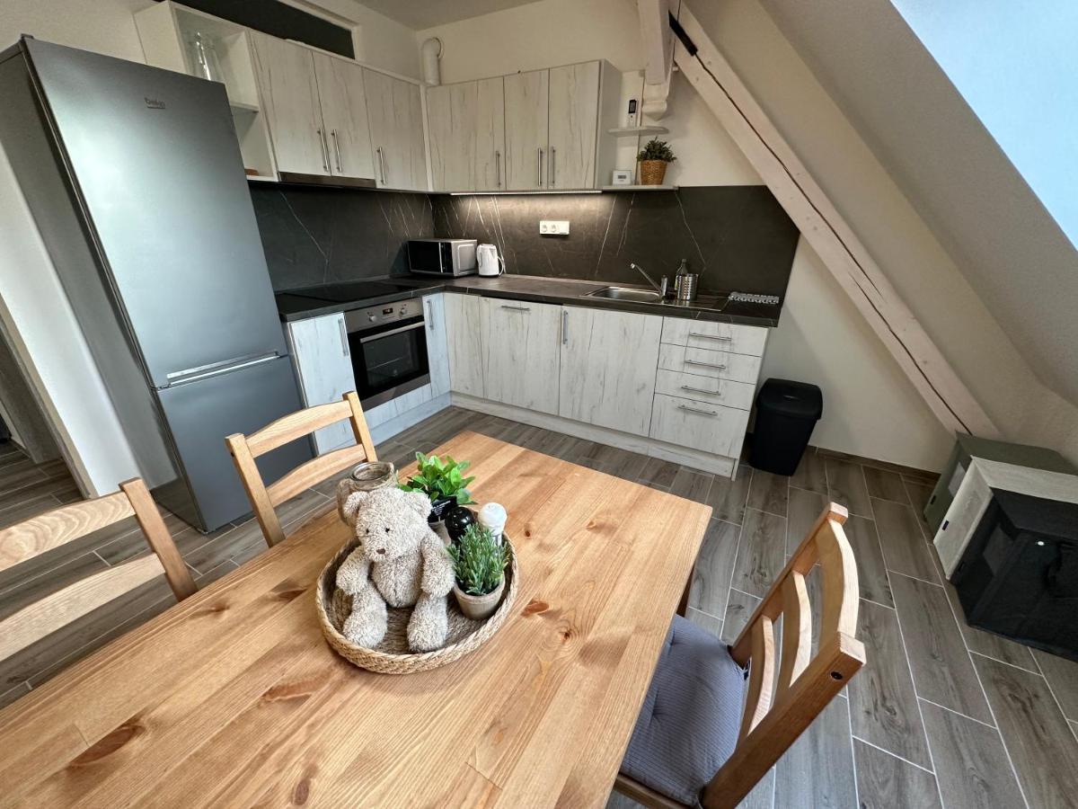 Apartmany Monastery Suites Zirec Dvur Kralove nad Labem Luaran gambar