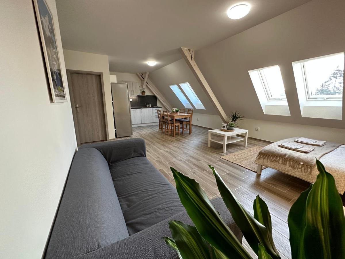 Apartmany Monastery Suites Zirec Dvur Kralove nad Labem Luaran gambar