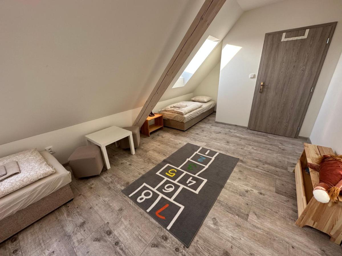 Apartmany Monastery Suites Zirec Dvur Kralove nad Labem Luaran gambar