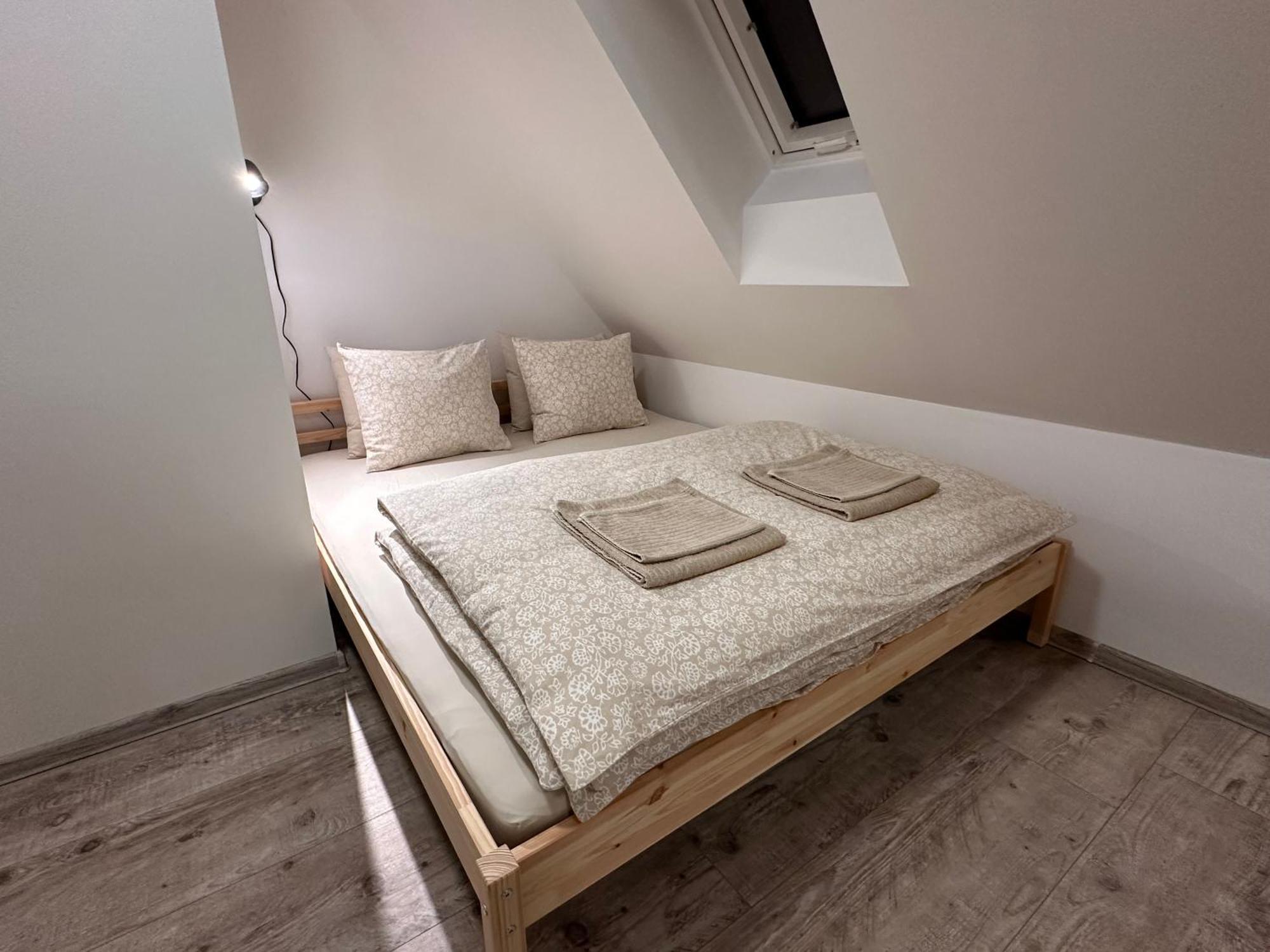 Apartmany Monastery Suites Zirec Dvur Kralove nad Labem Luaran gambar