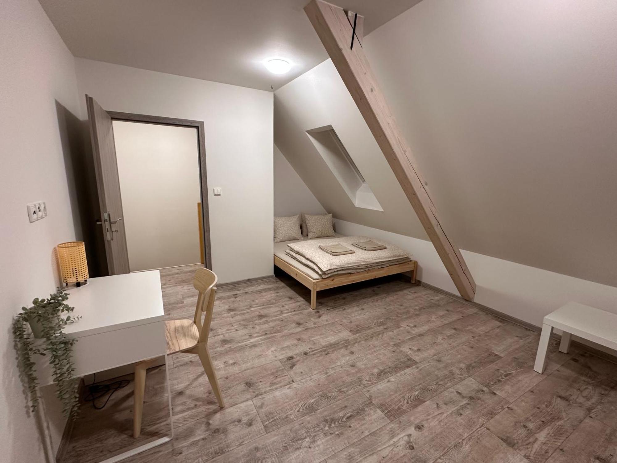 Apartmany Monastery Suites Zirec Dvur Kralove nad Labem Luaran gambar